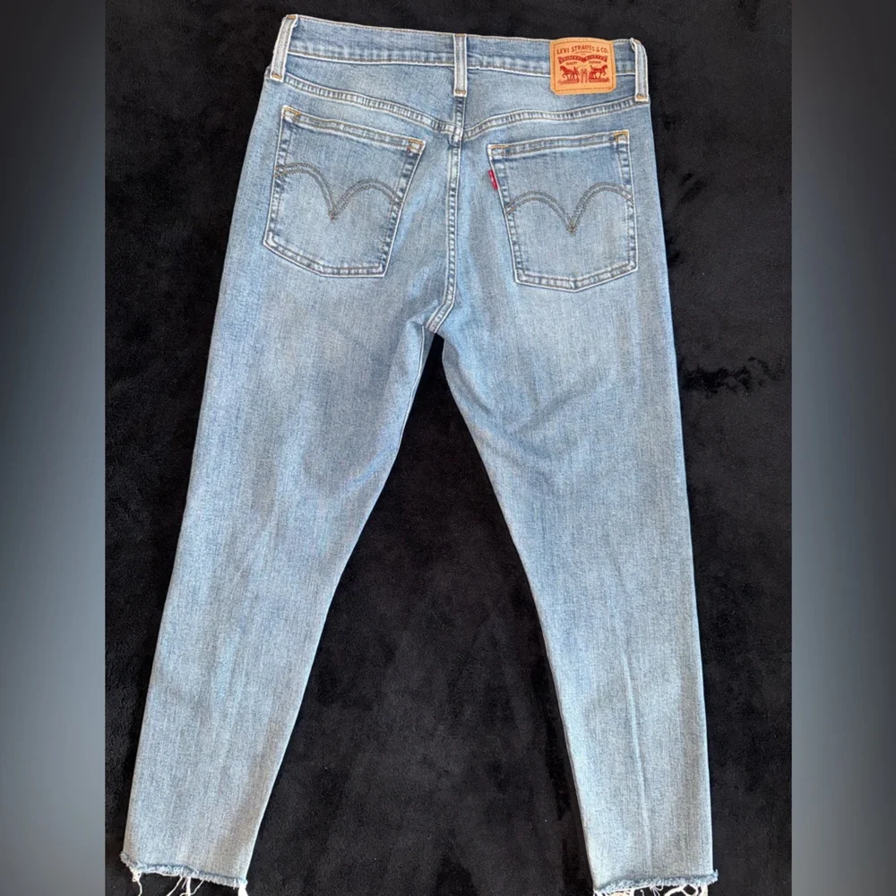 Levi's Wedgie Skinny - Picture 9 of 15